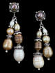 Earrings in Pearl